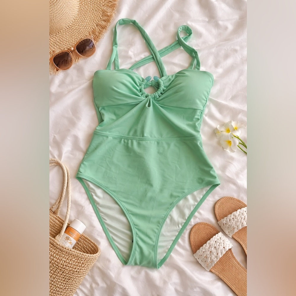 Cupshe Mint Green One Piece Swimsuit M NWT Cutout Ring Detail Beach Vacation